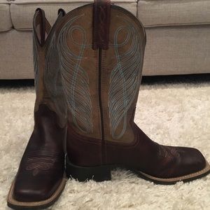 Brand NEW Ariat Boots 👢